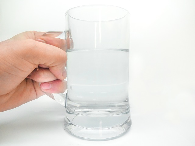 pohár vody