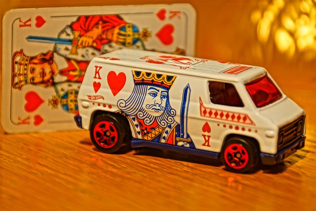 Velmi originální autíčko.